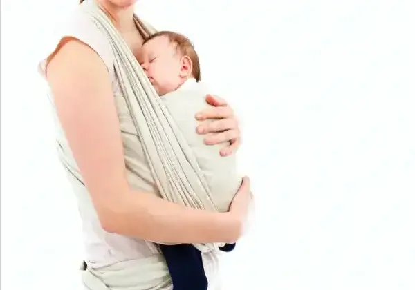 Cómo cargar a un bebé en un rebozo y su beneficios